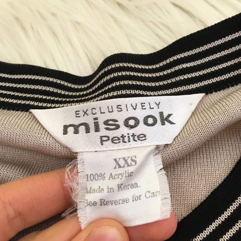 🖤SOLD🖤Exclusively Misook Beige Crewneck Cardigan - Picture 3 of 7